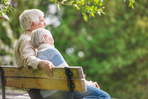 how-to-find-a-care-home-for-couples-carehome-co-uk-advice